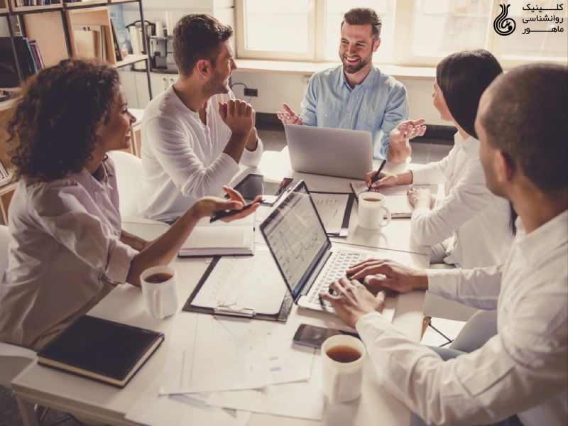 جلسه کاری در محیط سازمان