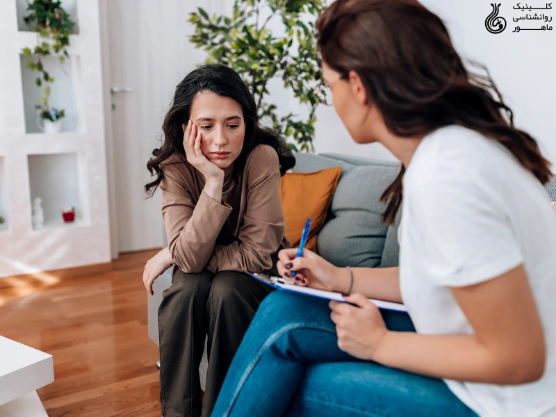 فرد وسواسی در جلسه تراپی