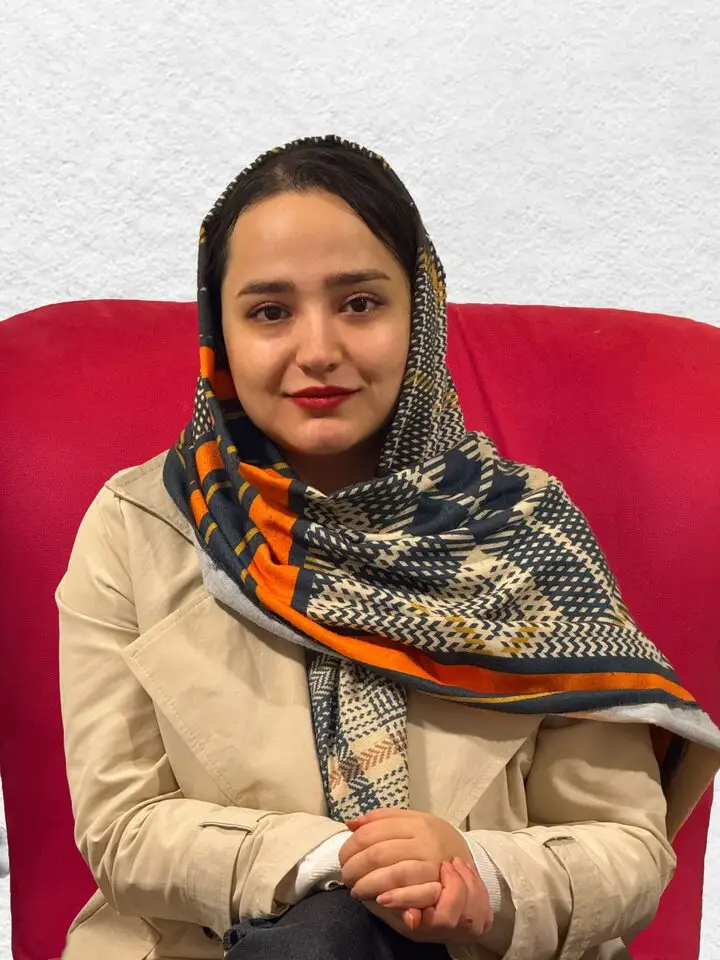 خانم زهرا صادقی نیا