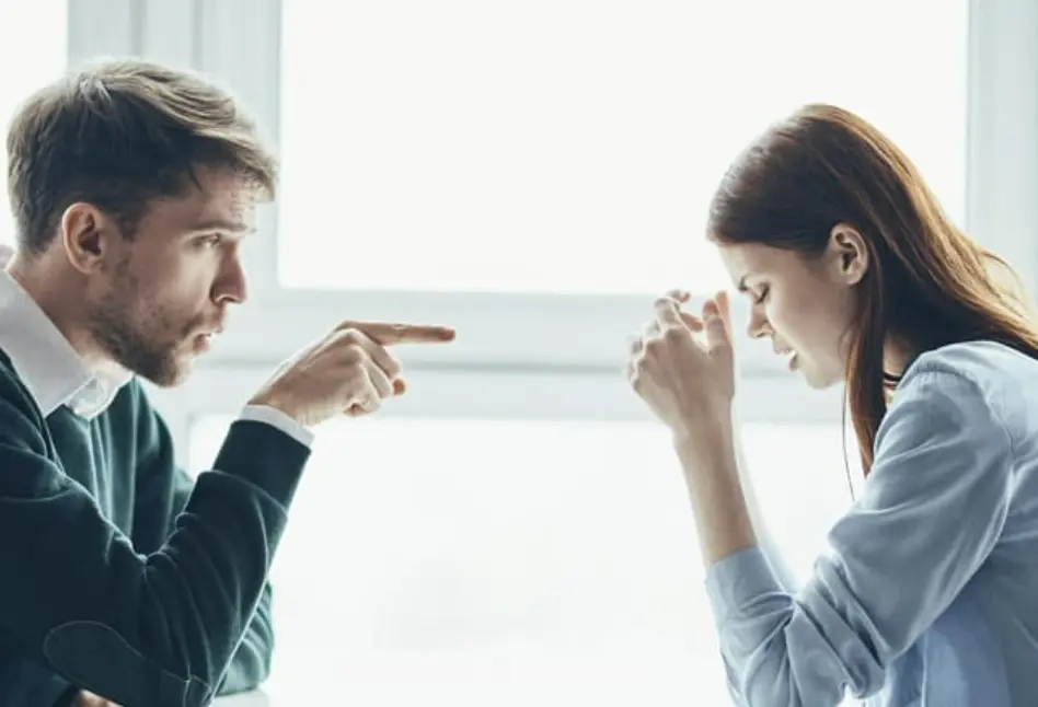 چرا ماندن در یک رابطه اشتباه بهای سنگینی دارد؟ 